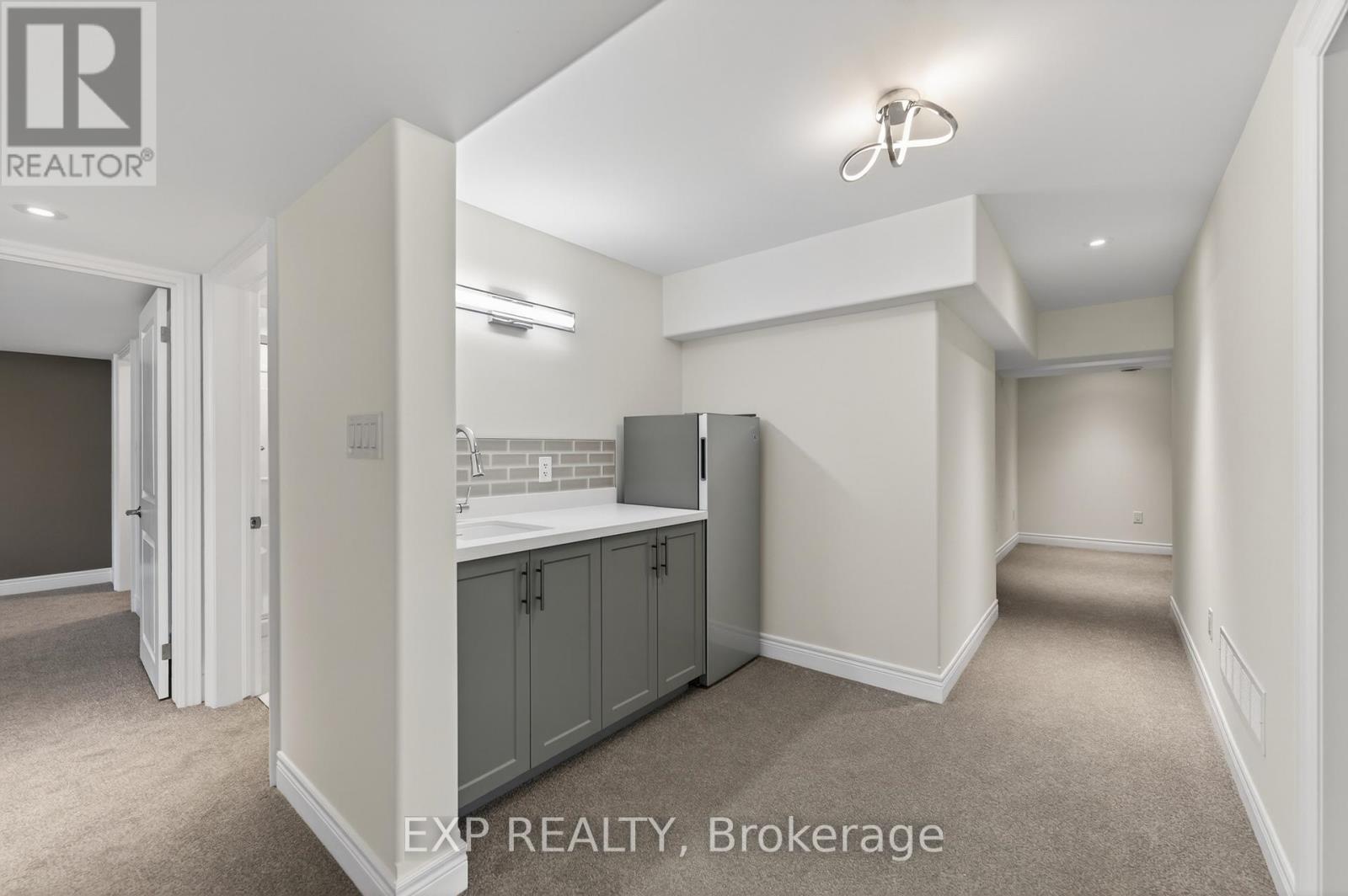 7 BUTTERNUT CRESCENT - Image 36