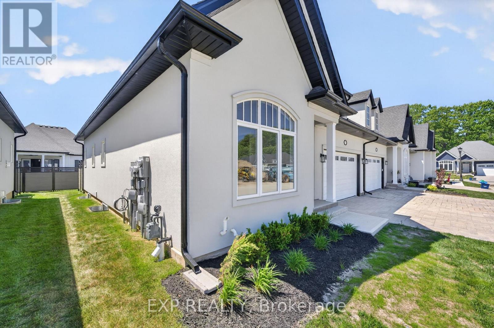 7 BUTTERNUT CRESCENT - Image 5