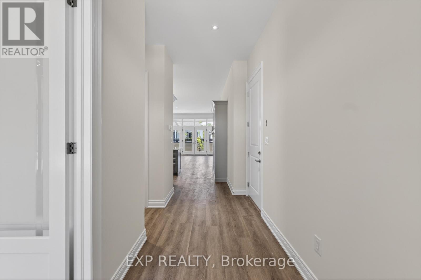 7 BUTTERNUT CRESCENT - Image 8