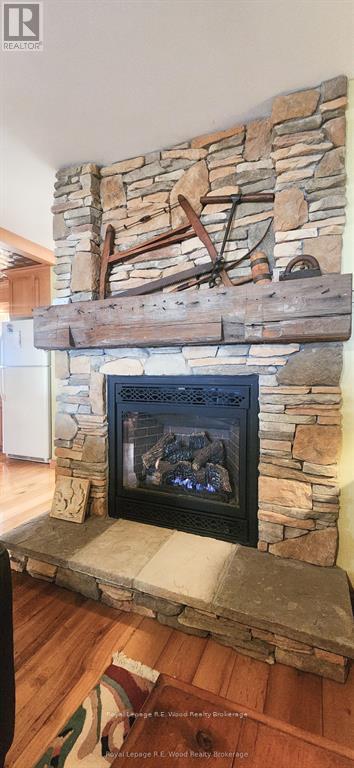 1806 LAKESHORE ROAD - 10