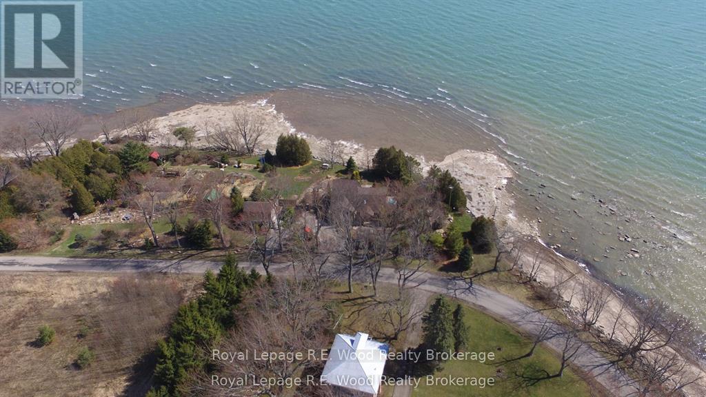 1806 LAKESHORE ROAD - 2