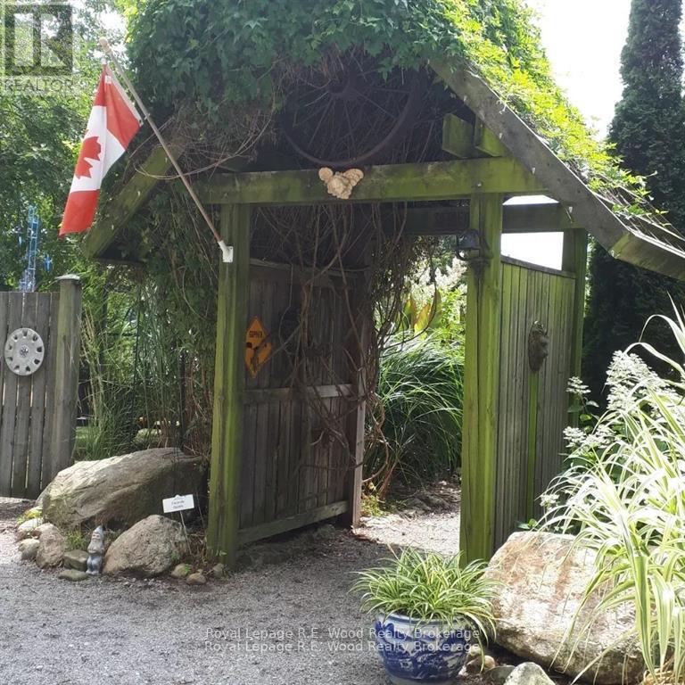 1806 LAKESHORE ROAD - 23
