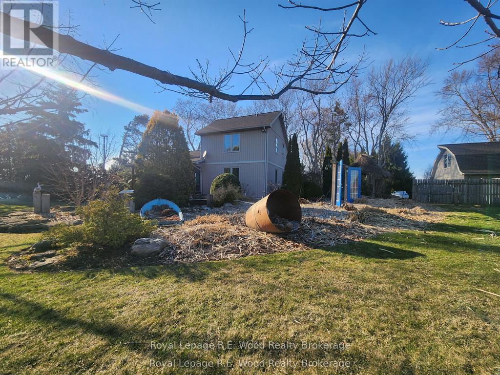 1806 LAKESHORE ROAD - 28