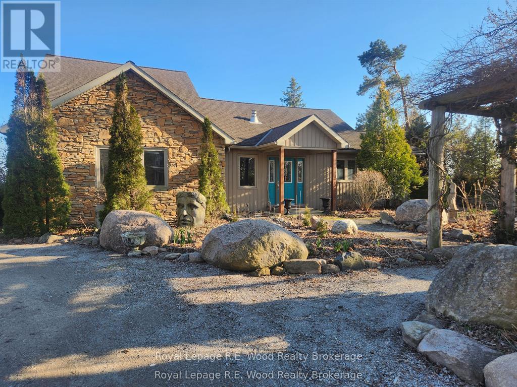 1806 LAKESHORE ROAD - 4