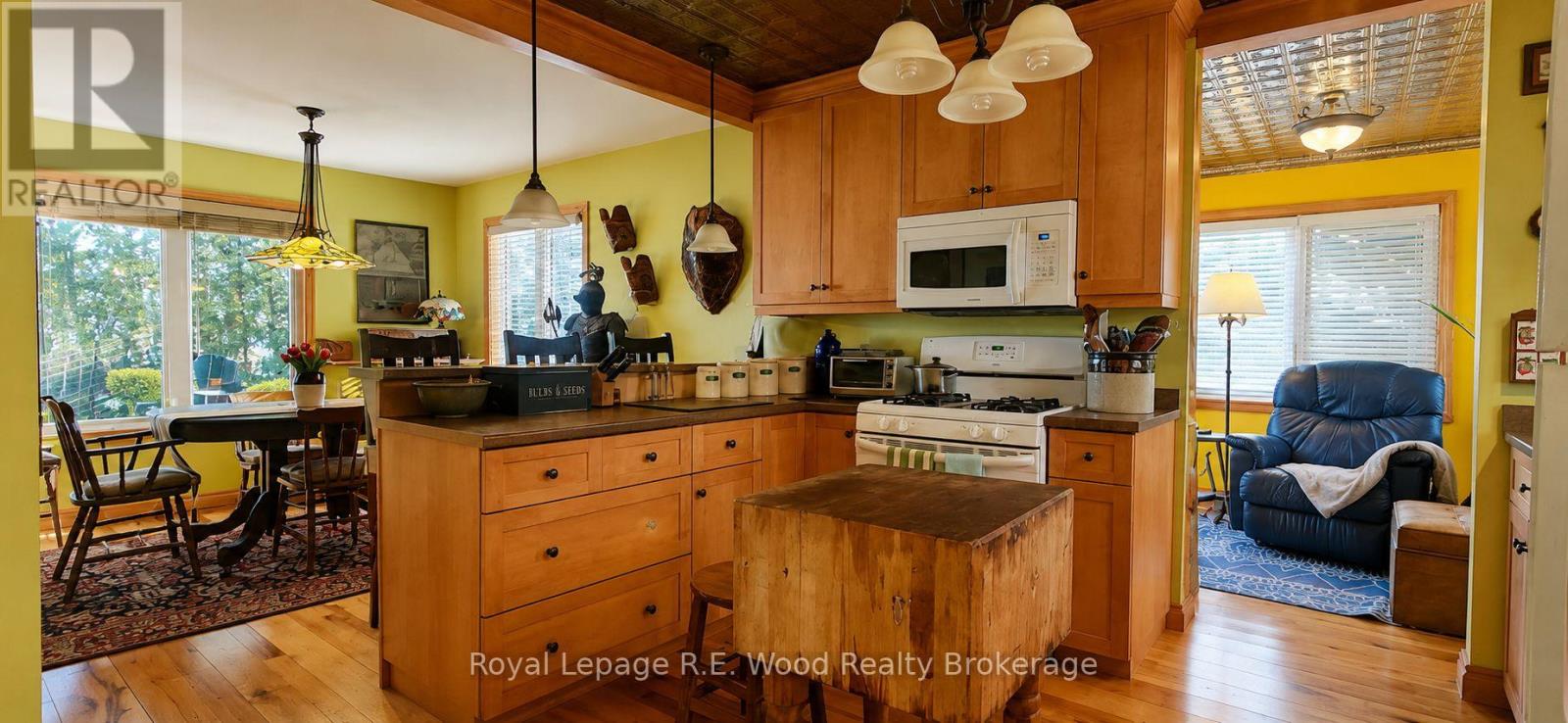 1806 LAKESHORE ROAD - 8