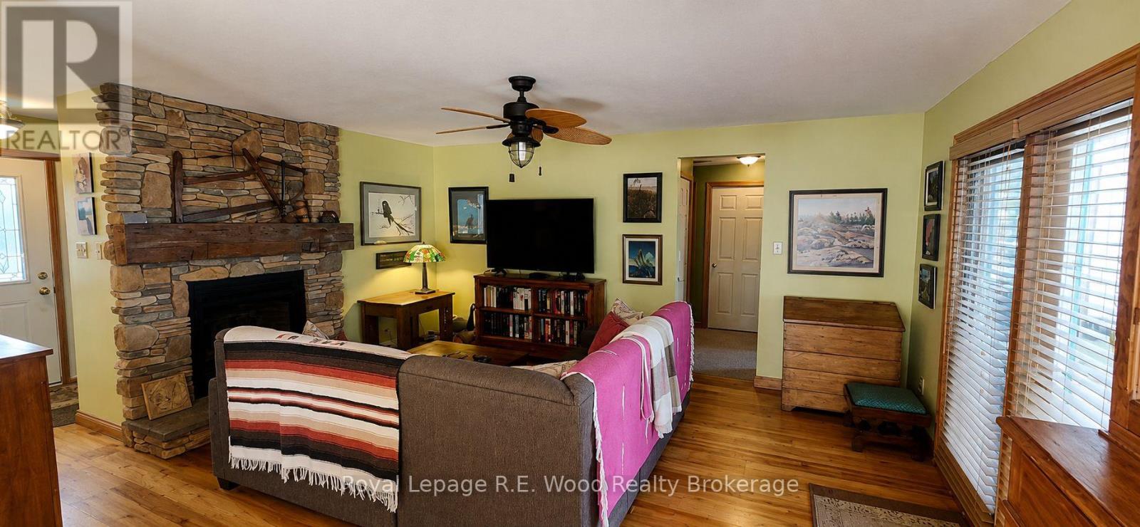 1806 LAKESHORE ROAD - 9