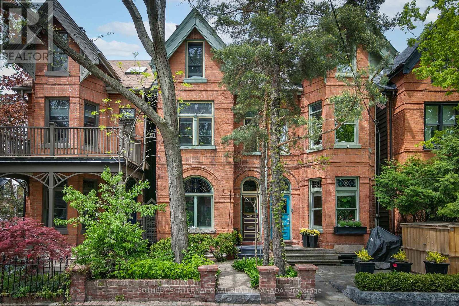 460 WELLESLEY STREET E - 1
