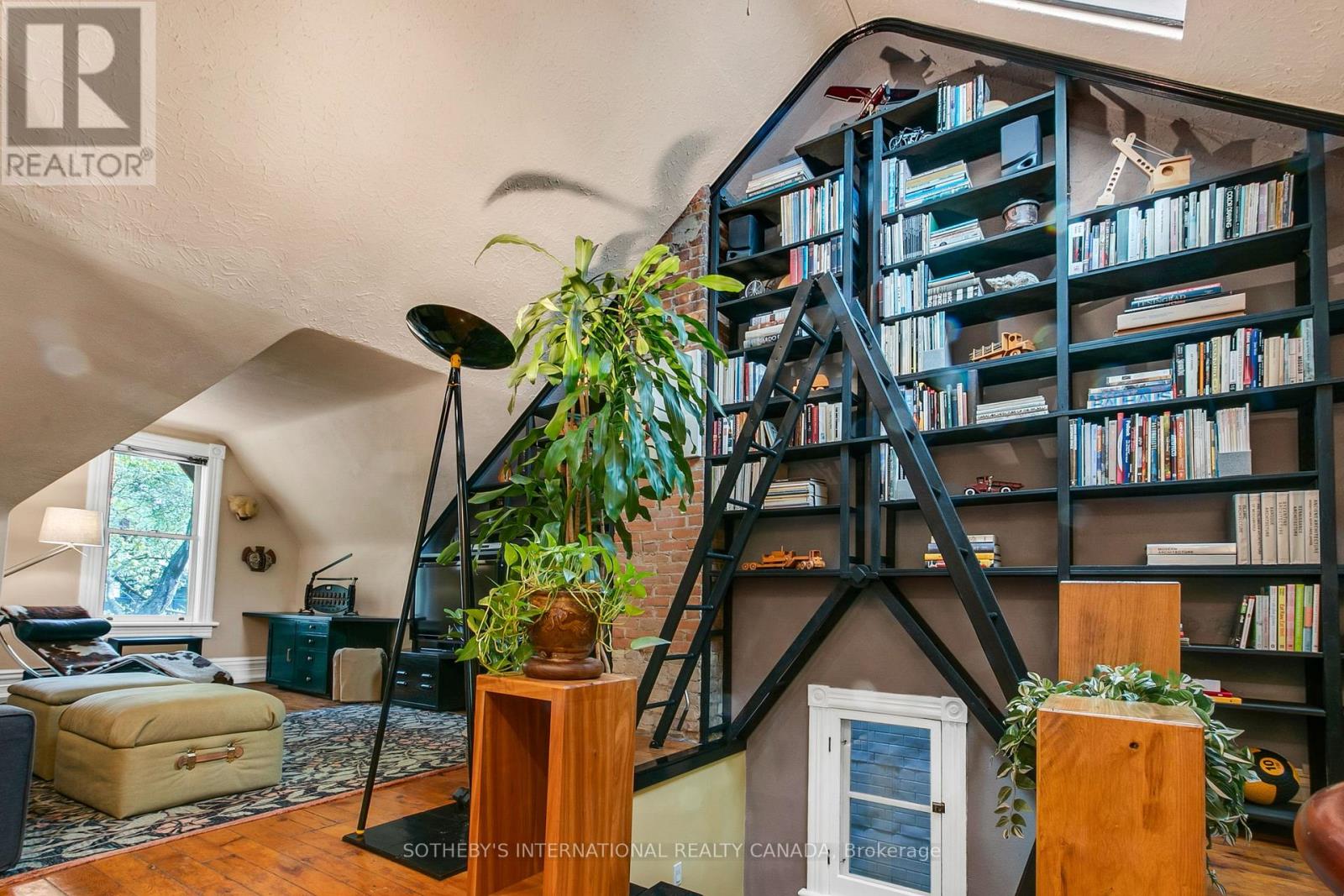 460 WELLESLEY STREET E - 27