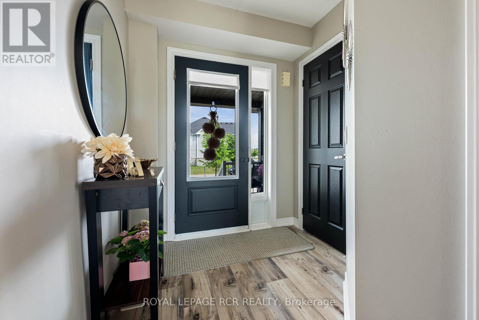 829 COOK CRESCENT - Image 3