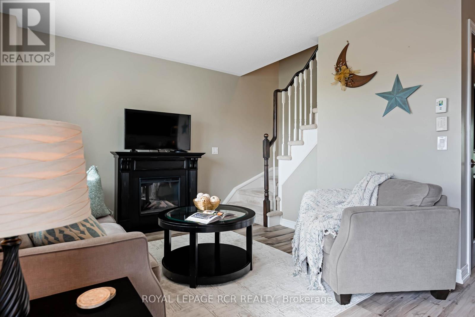 829 COOK CRESCENT - Image 9