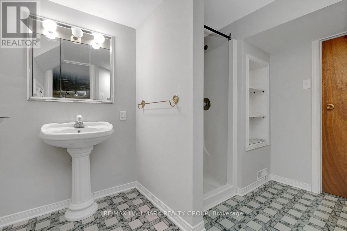 4 Bed, 4 Bath House for Sale in Ottawa – 126 DOSSETTER WAY, Ottawa – MLS# X13426272 - Image 46