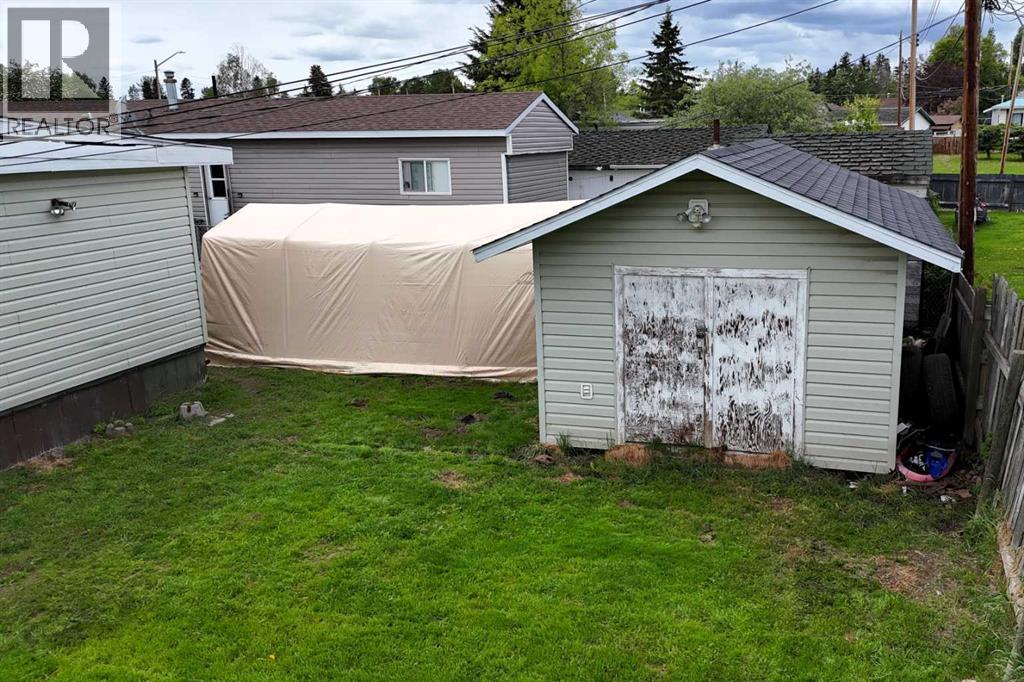 819 52 Street - 15