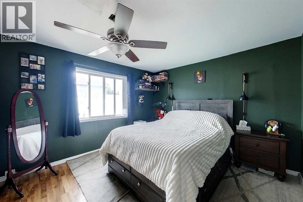 819 52 Street - 26
