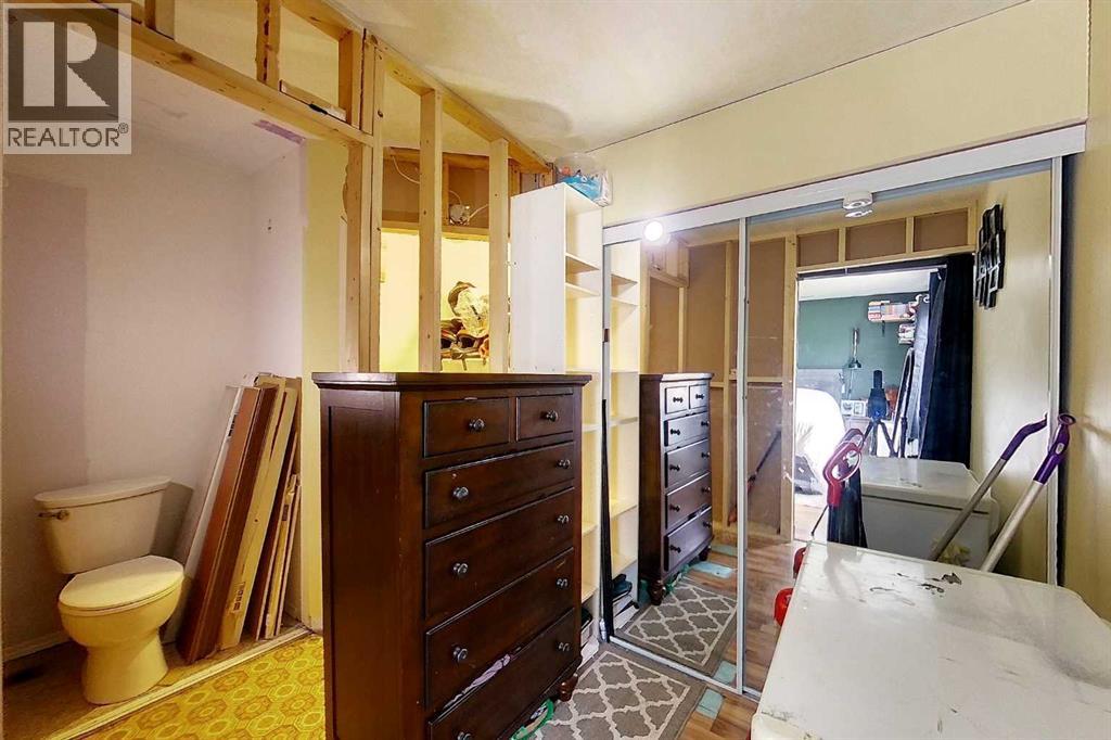 819 52 Street - 37