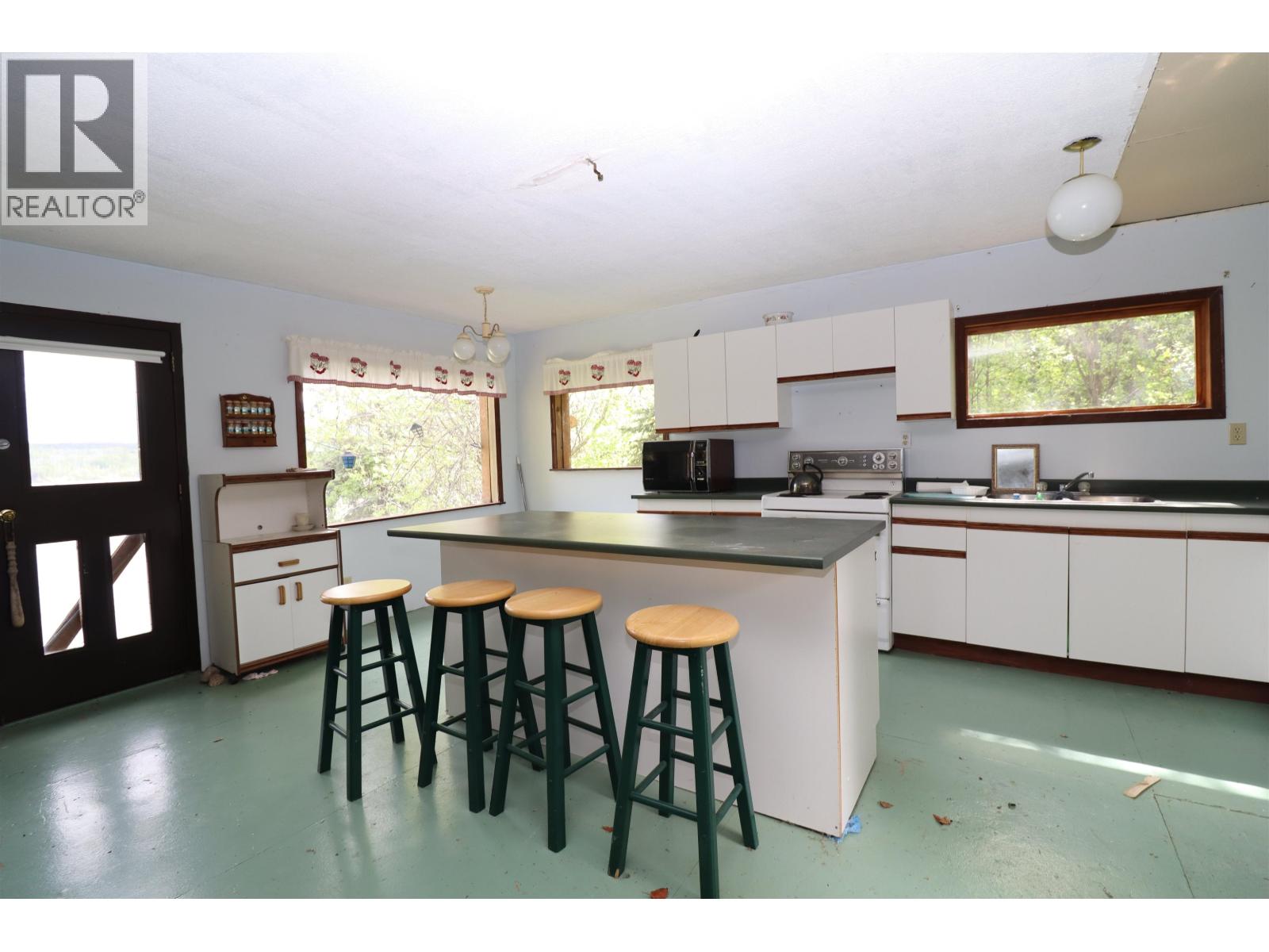 1661 SIMON BAY ROAD - 10