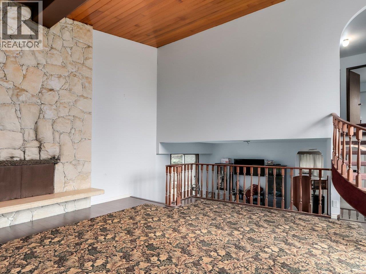 2337 ST GEORGE STREET, Port Moody