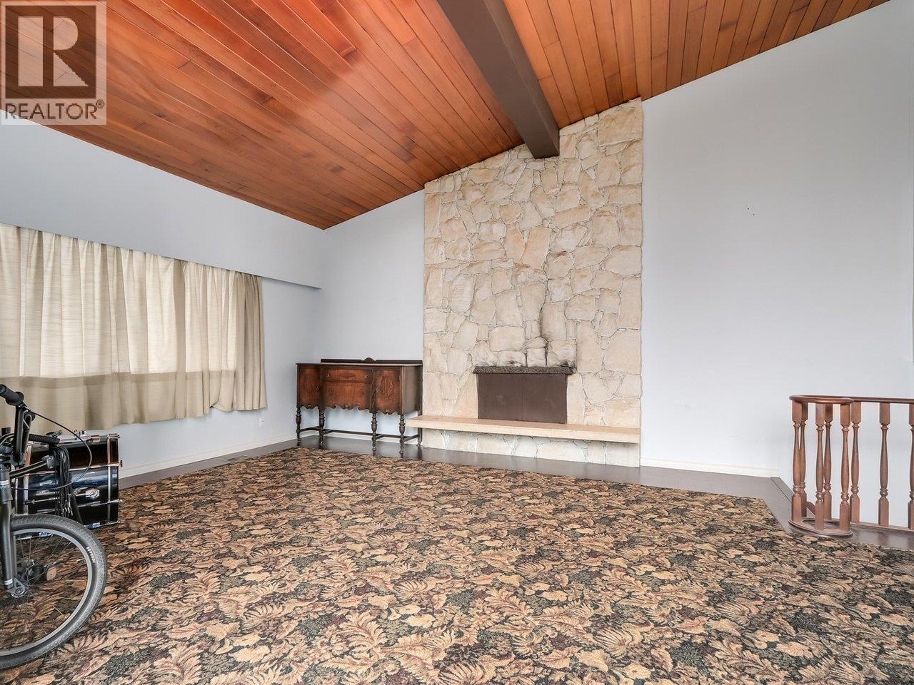 2337 ST GEORGE STREET, Port Moody