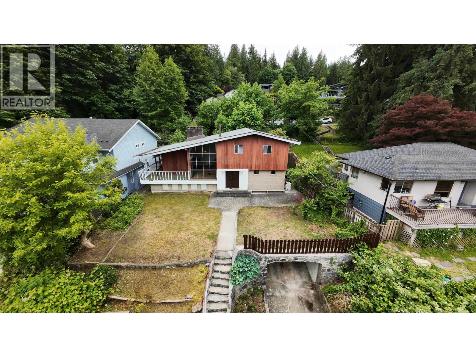 2337 ST GEORGE STREET, Port Moody