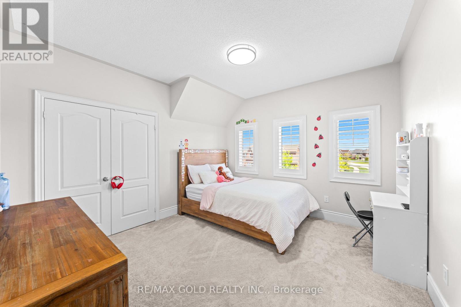 16 MEEK AVENUE - 44