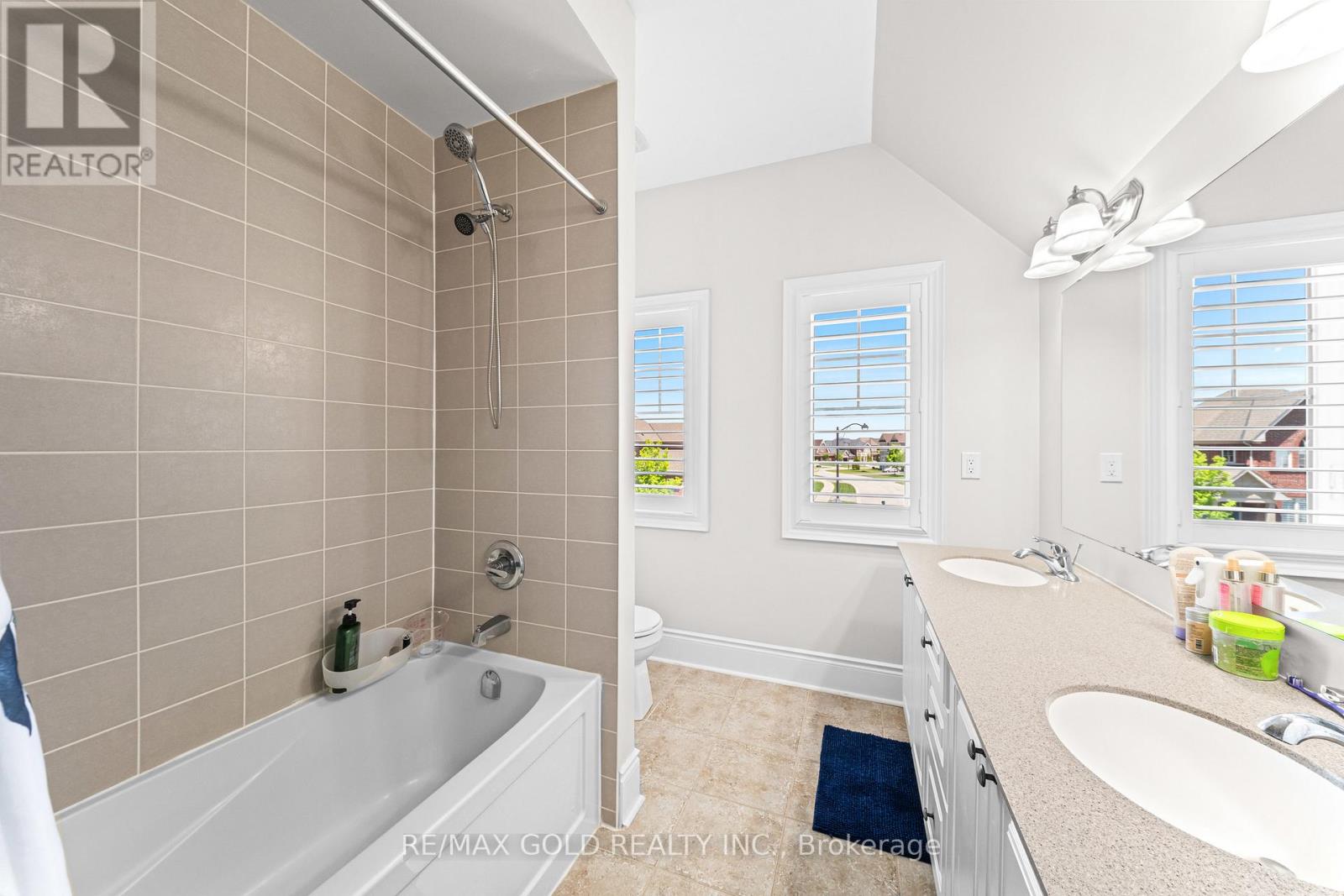 16 MEEK AVENUE - 45