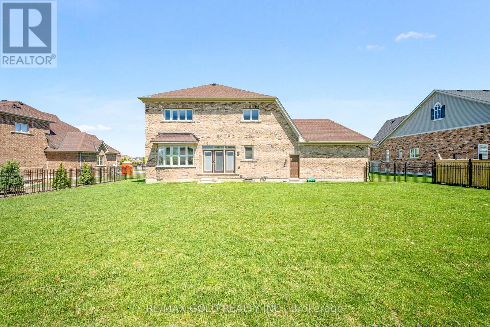 16 MEEK AVENUE - 35