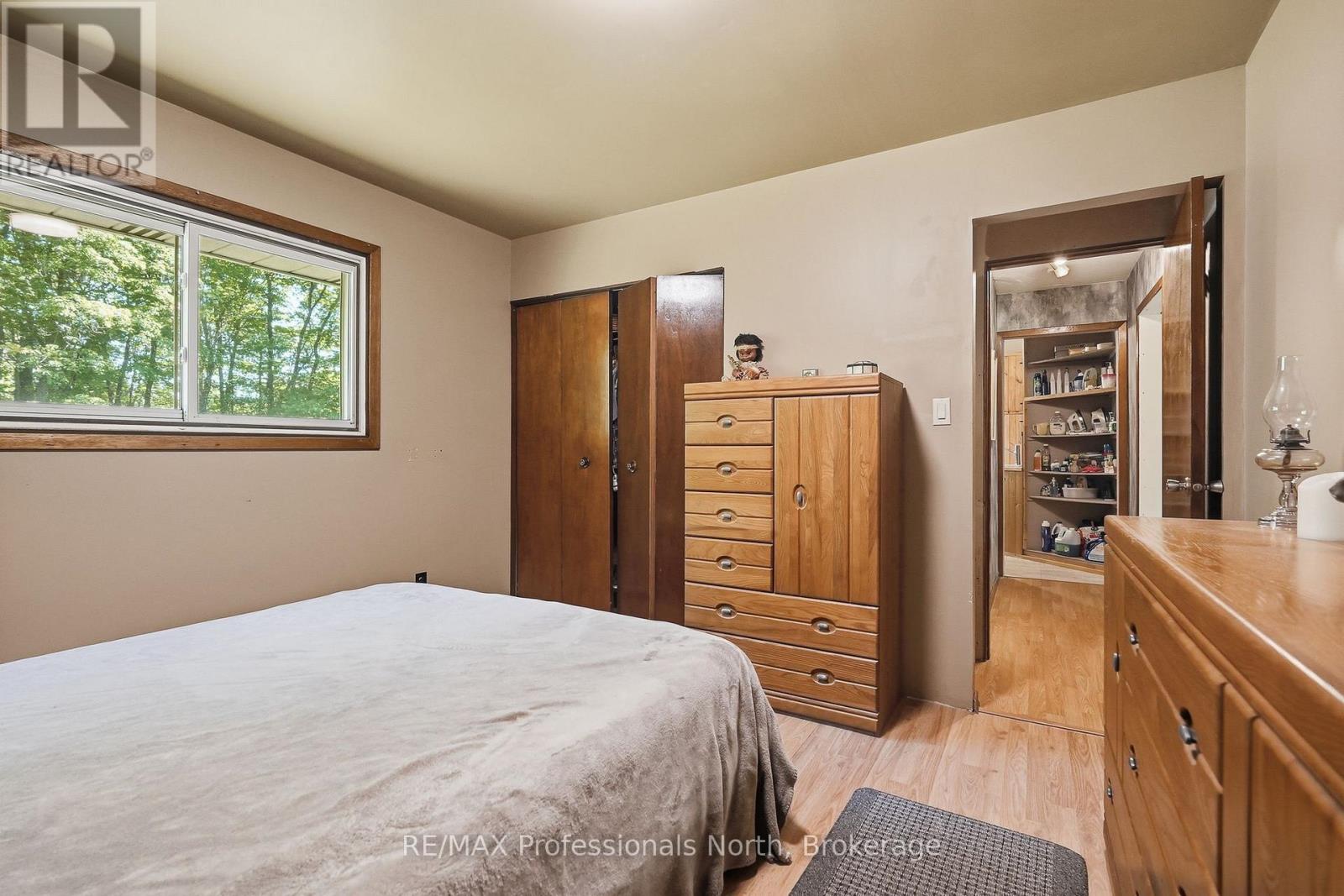 329 WASEOSA LAKE ROAD N - Image 12