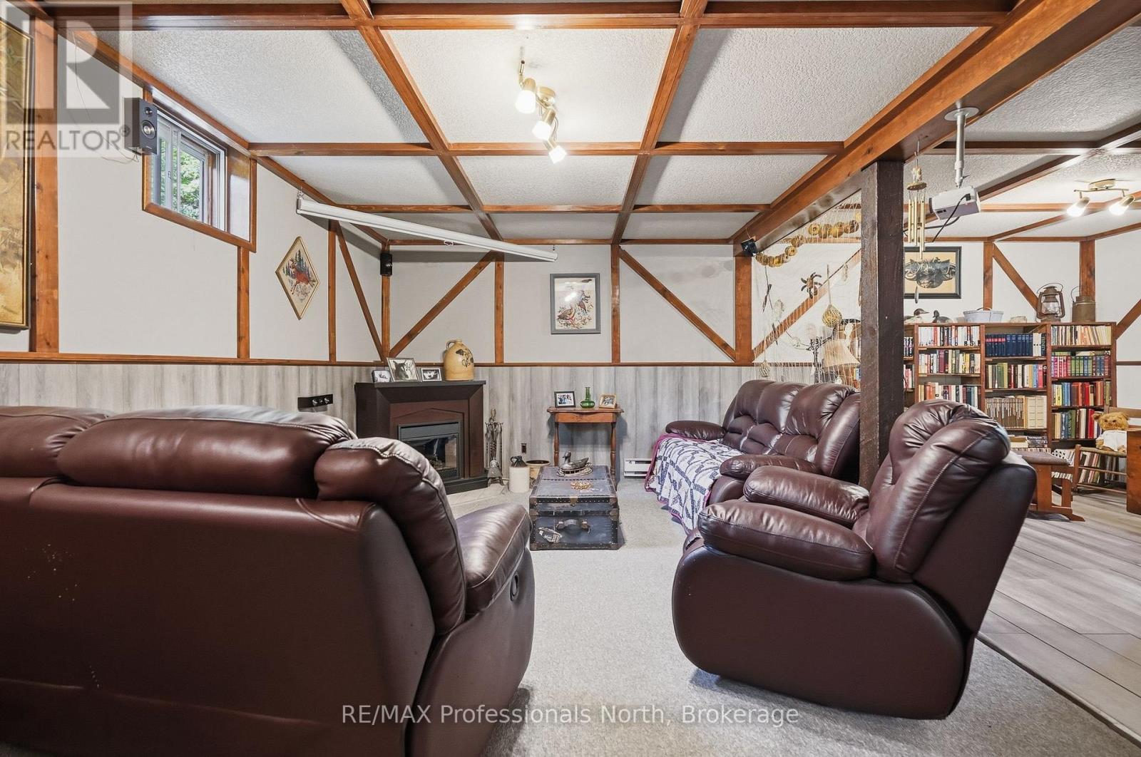329 WASEOSA LAKE ROAD N - Image 21