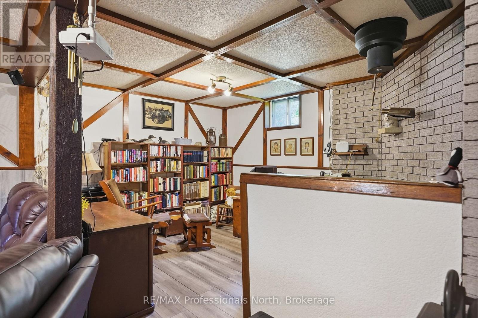 329 WASEOSA LAKE ROAD N - Image 22