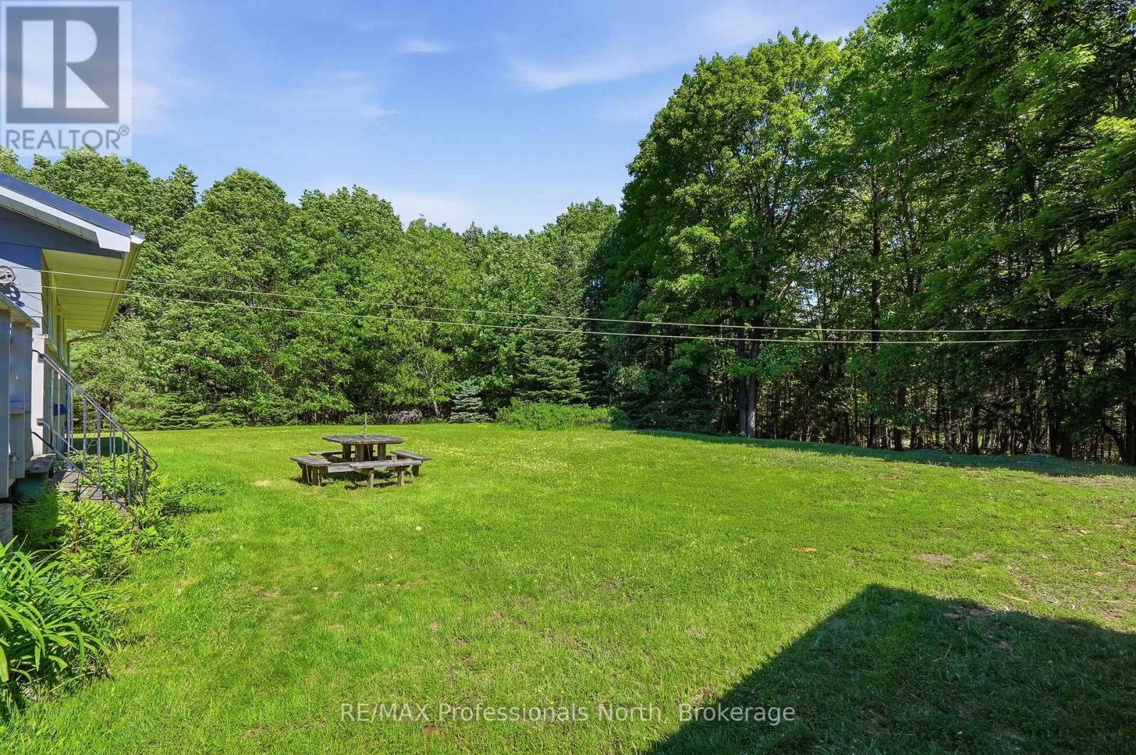 329 WASEOSA LAKE ROAD N - Image 25
