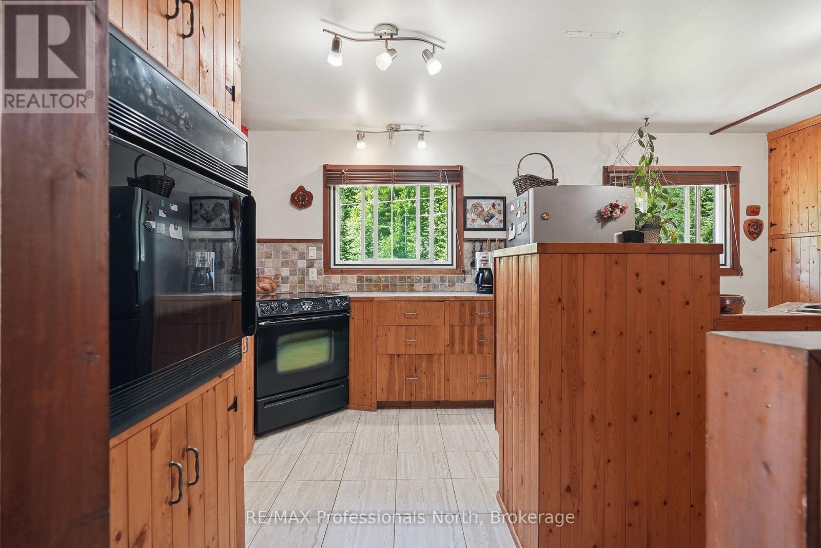 329 WASEOSA LAKE ROAD N - Image 6