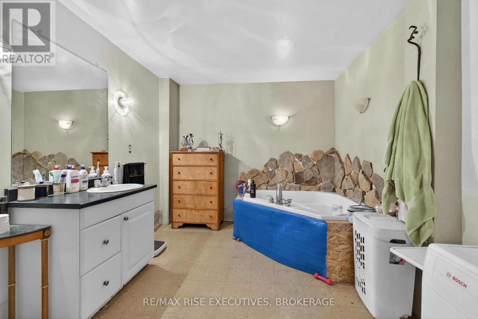 16 WESTPORT ROAD - 15