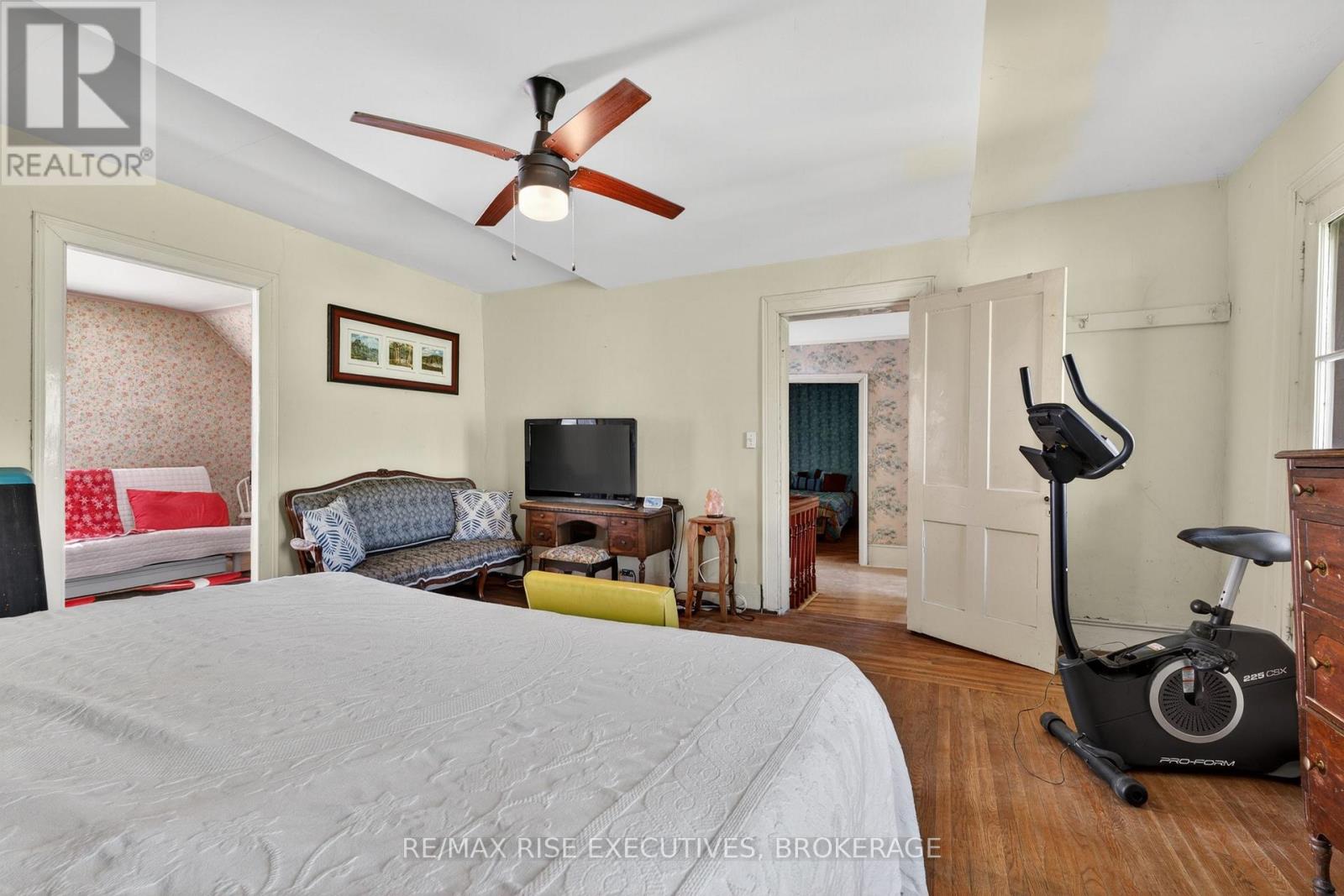 16 WESTPORT ROAD - 18