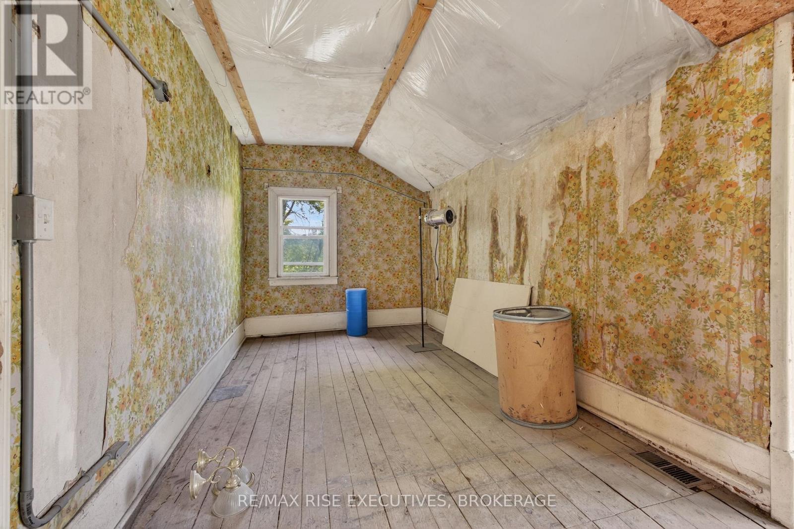 16 WESTPORT ROAD - 23