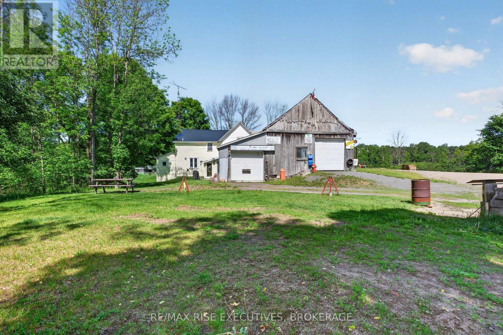 16 WESTPORT ROAD - 39
