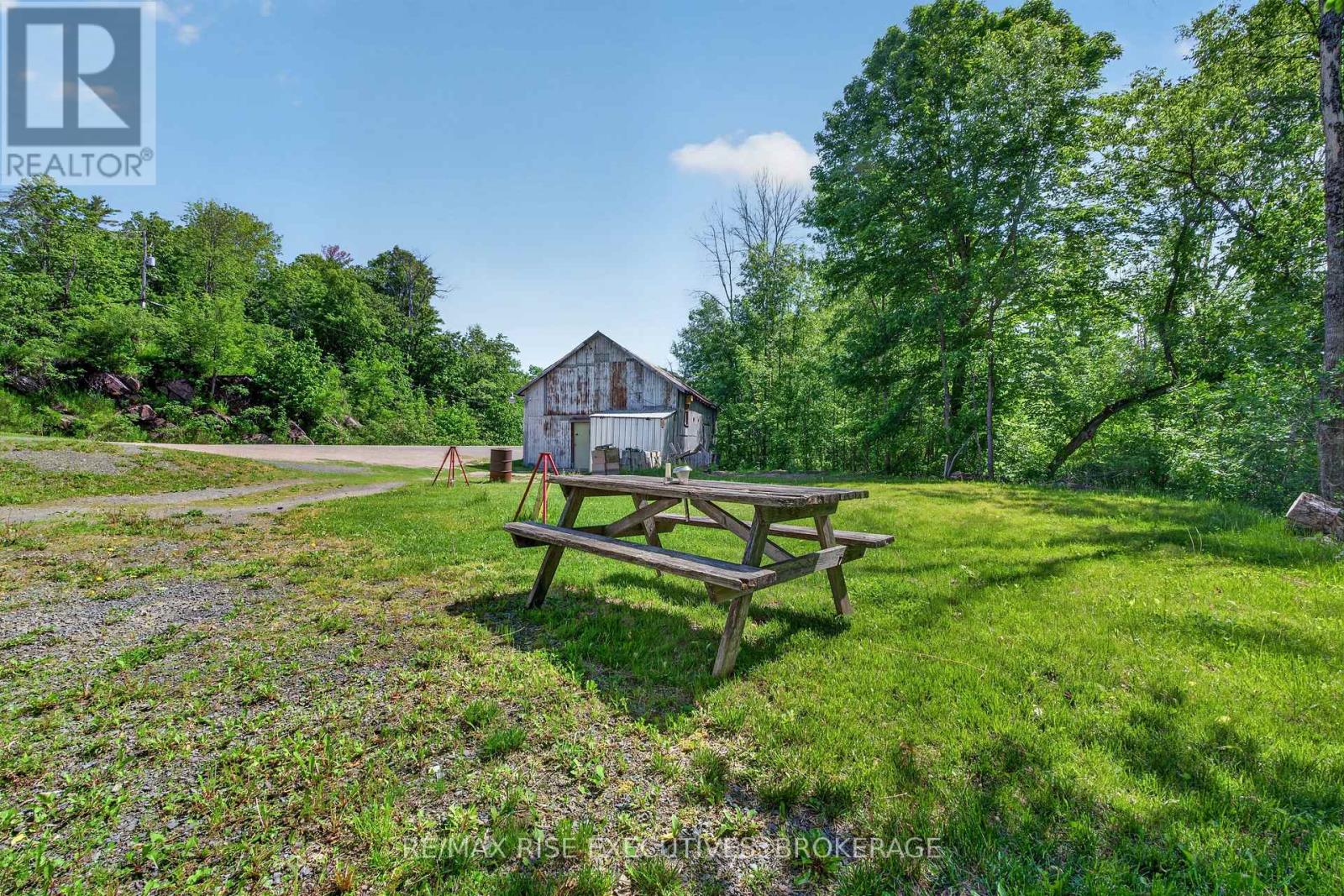 16 WESTPORT ROAD - 38