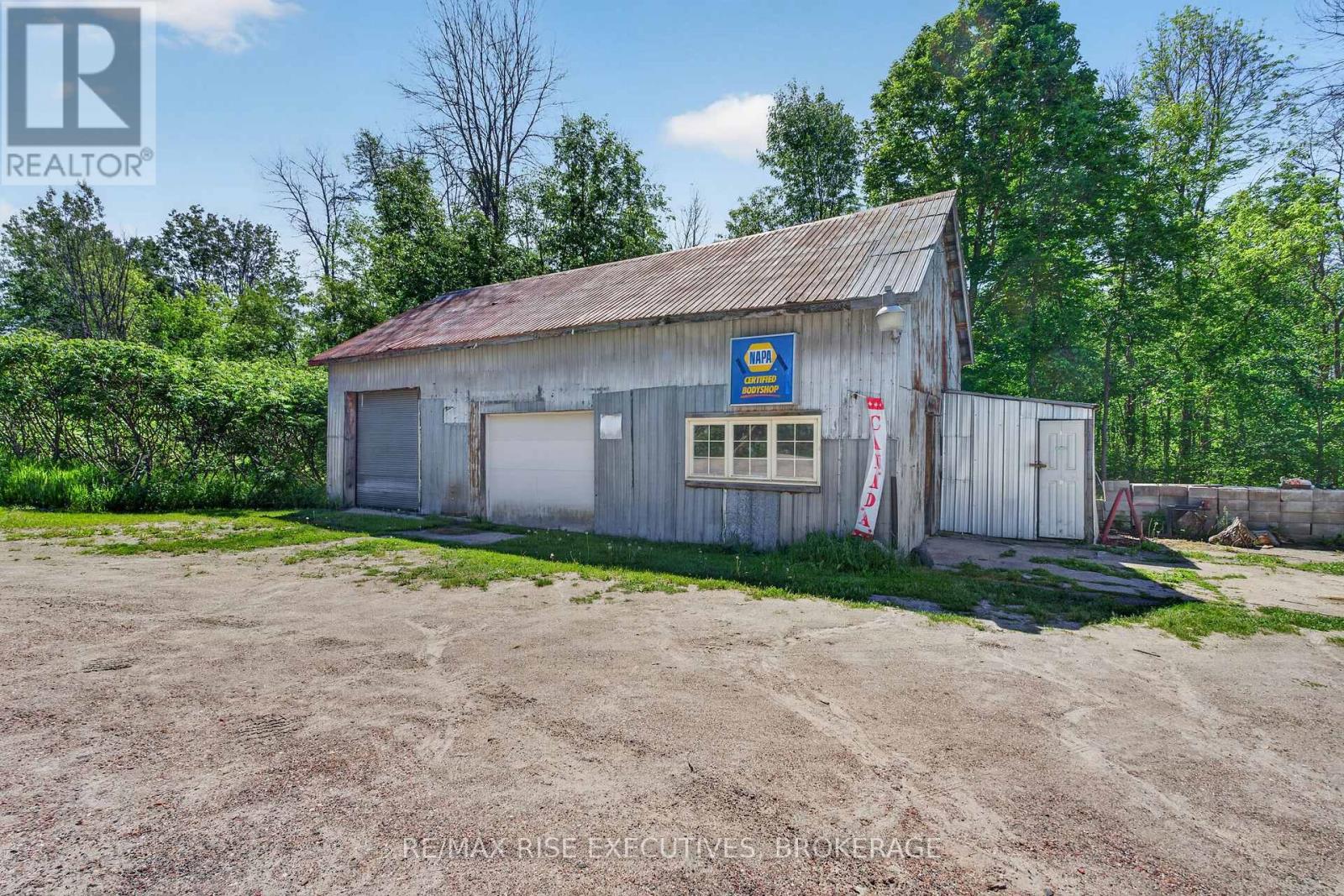 16 WESTPORT ROAD - 45