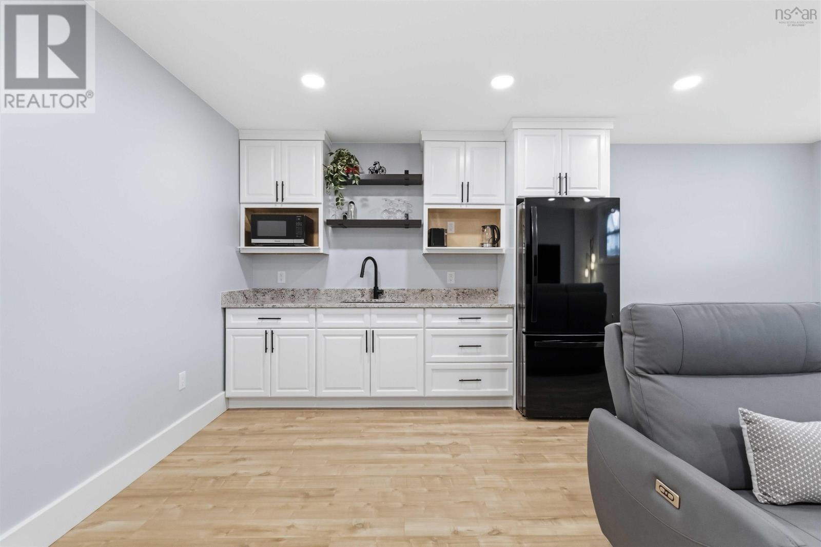 3 Sedgewick Place - 36