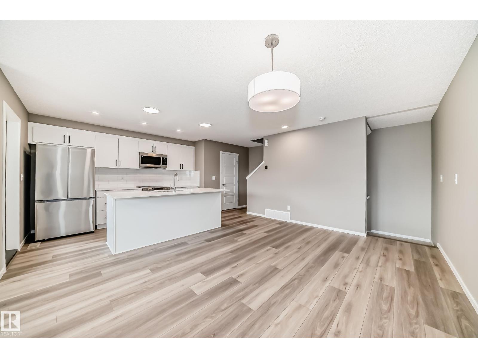 20415 16 AV NW — photo 20