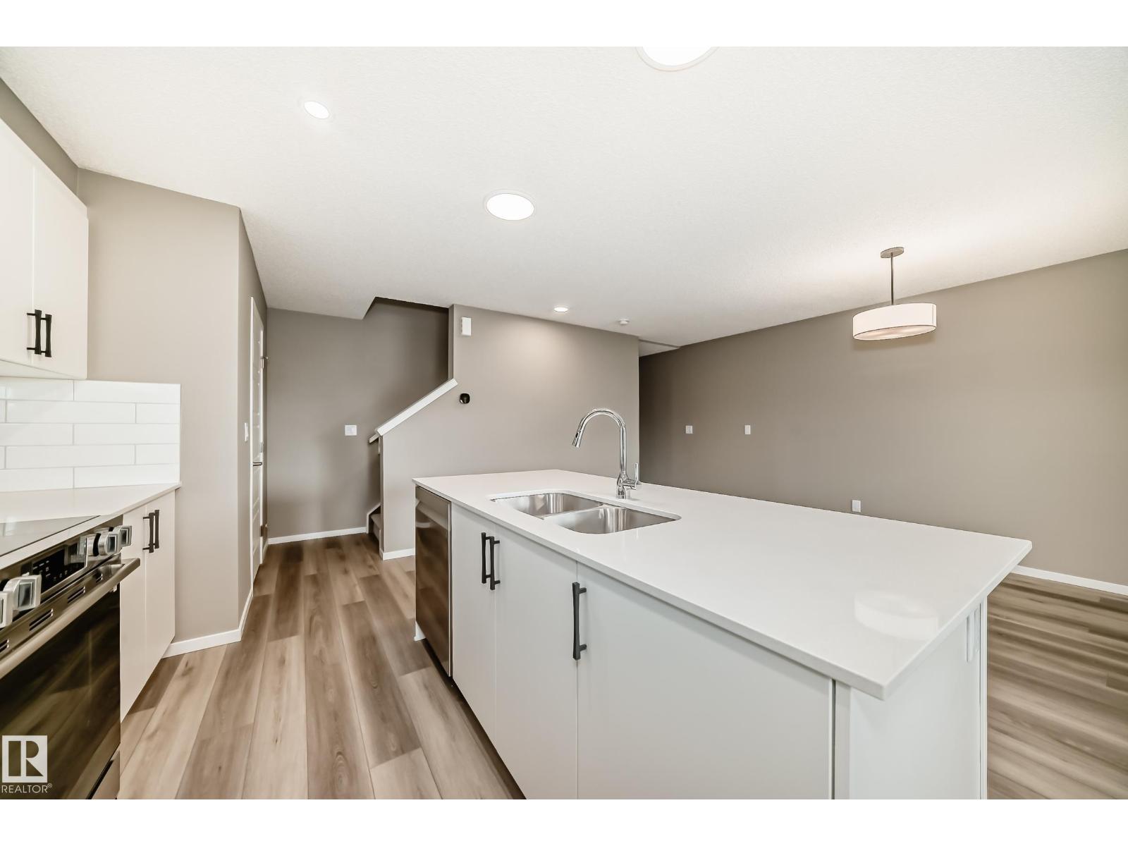 20415 16 AV NW - 15