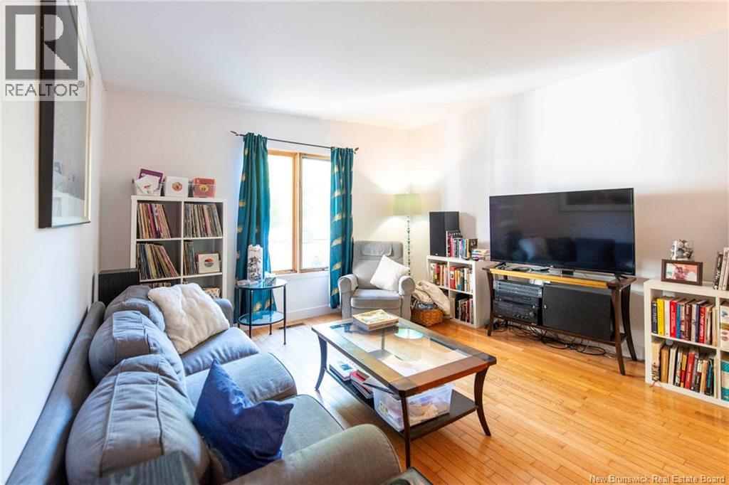 13 Iona Avenue - 6