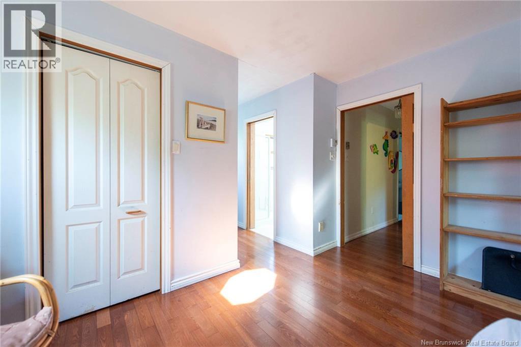 13 Iona Avenue - 17