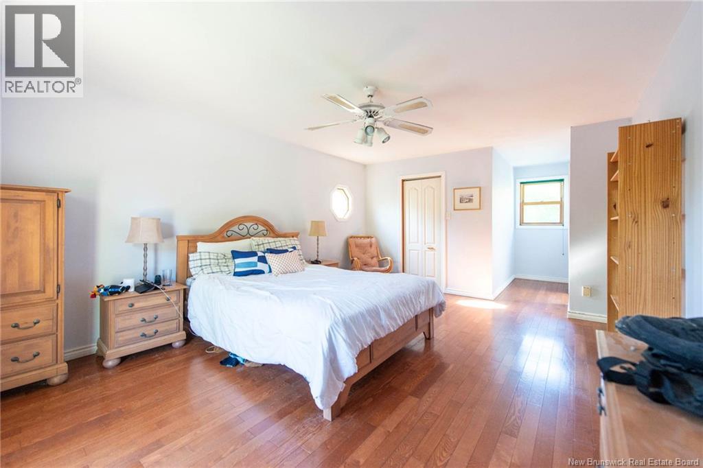 13 Iona Avenue - 15