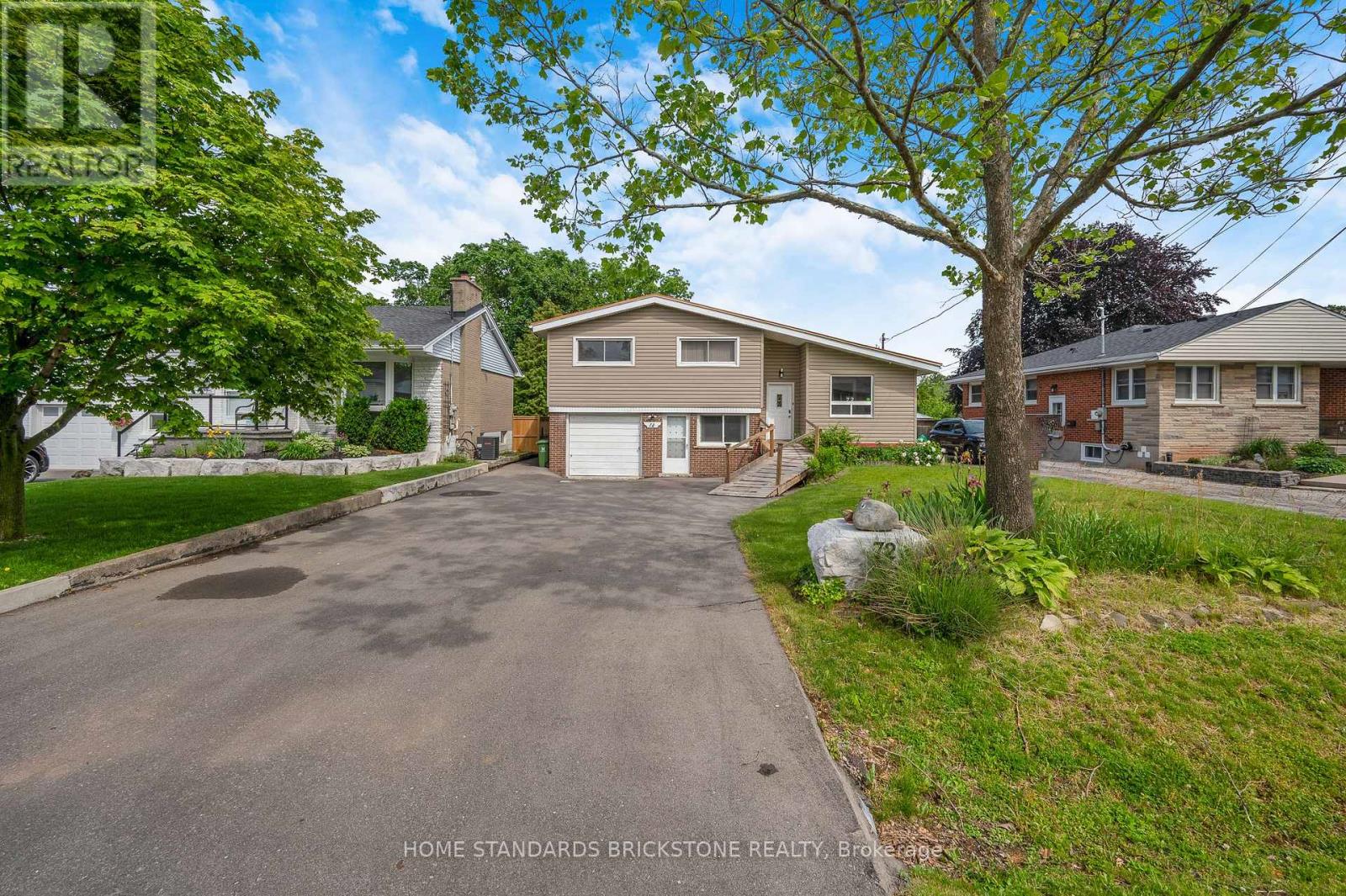 72 MOUNTAIN AVENUE N - 1
