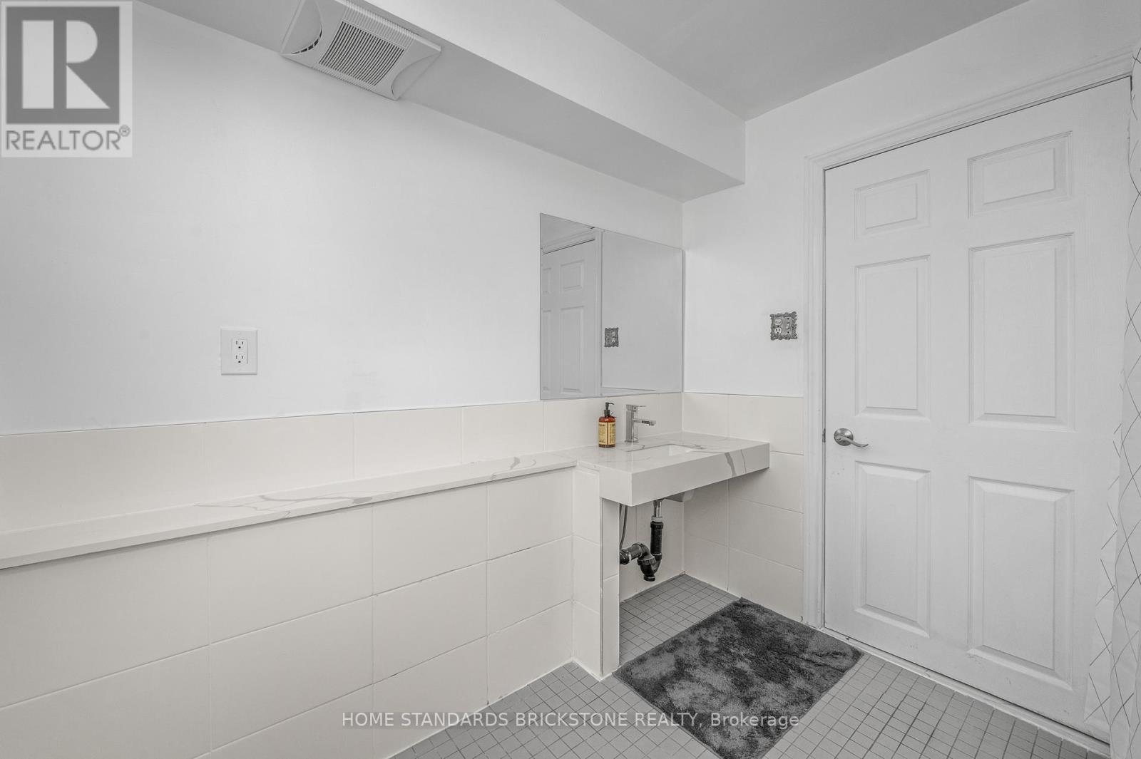 72 MOUNTAIN AVENUE N - 23