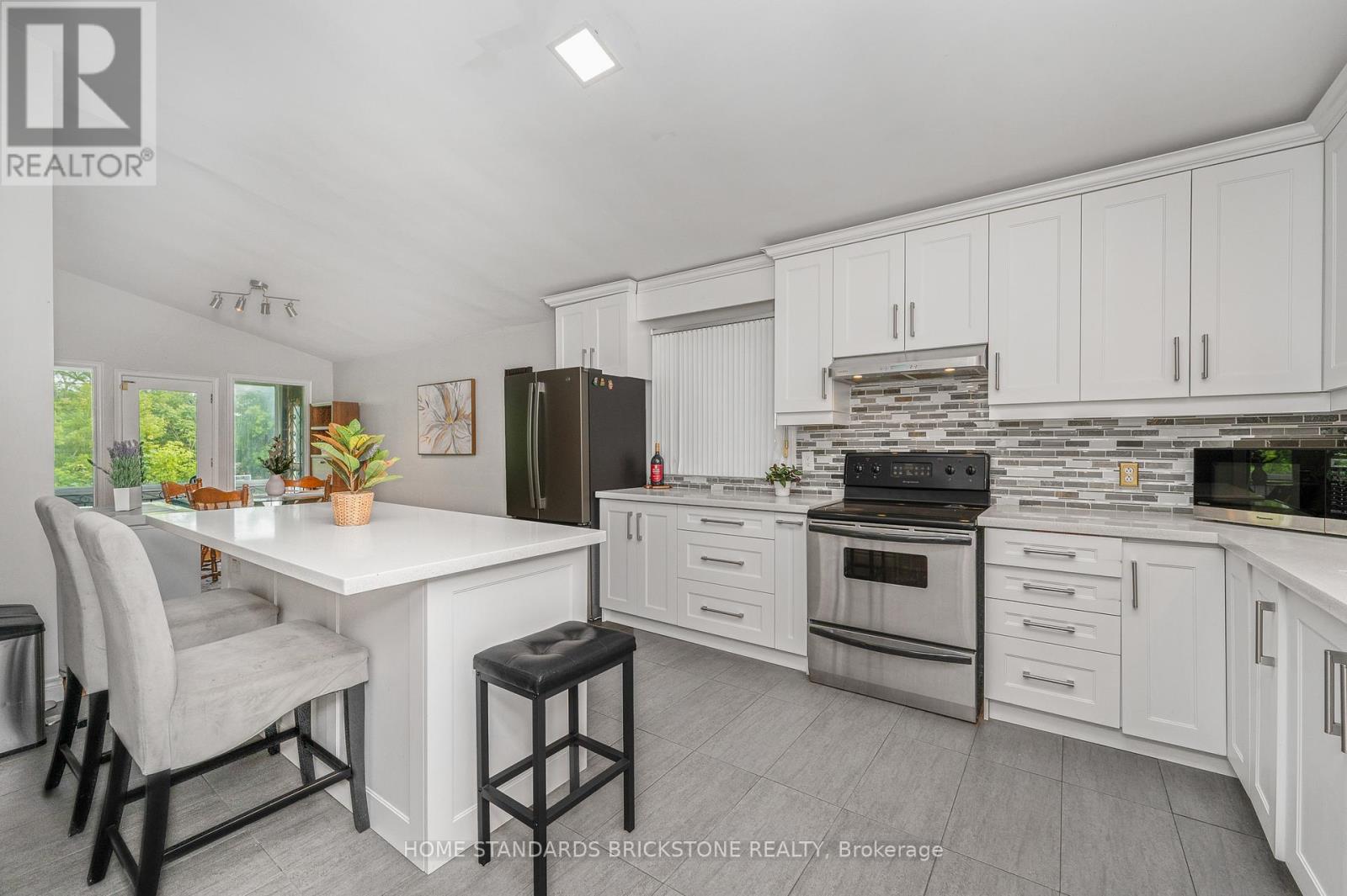72 MOUNTAIN AVENUE N - 17