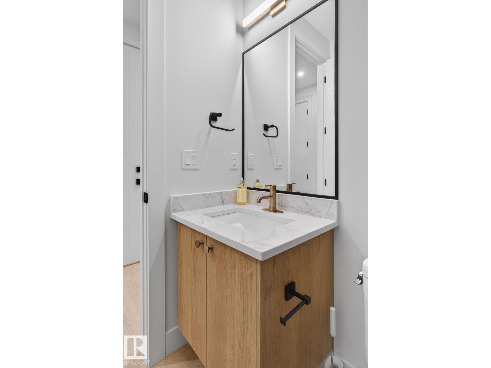 1707 47 ST SW - 47