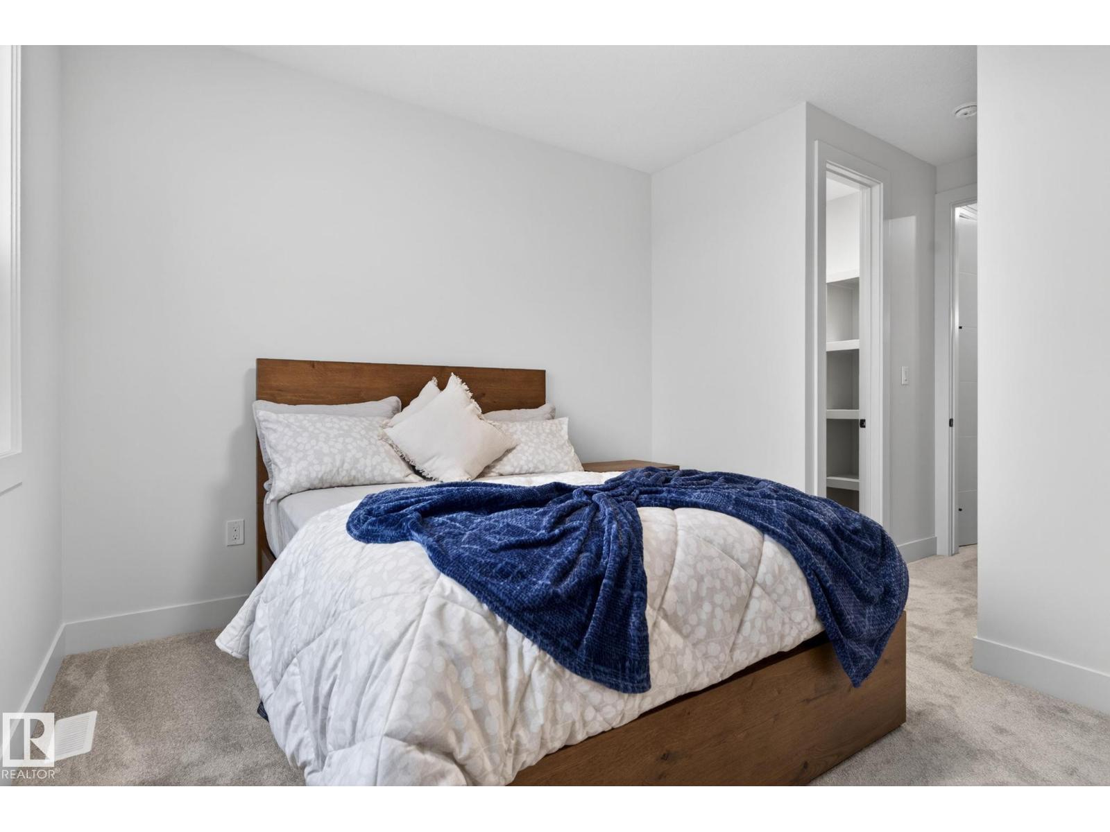 1707 47 ST SW - 52