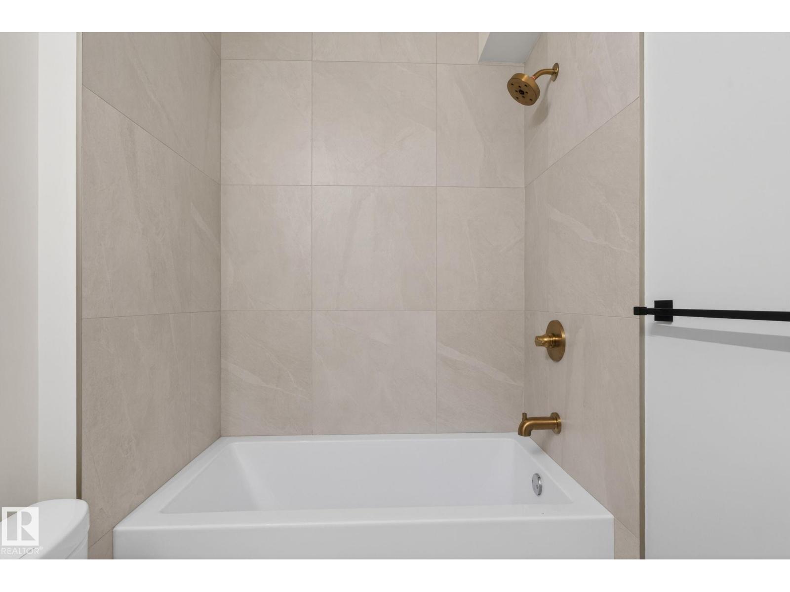 1707 47 ST SW - 70