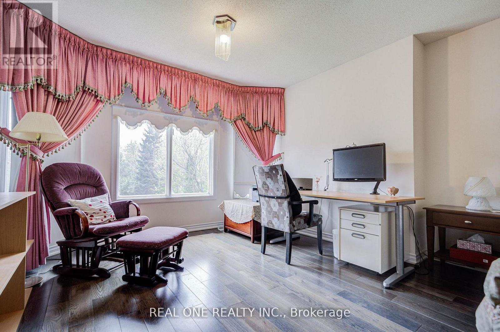261 MCKEE AVENUE - 16