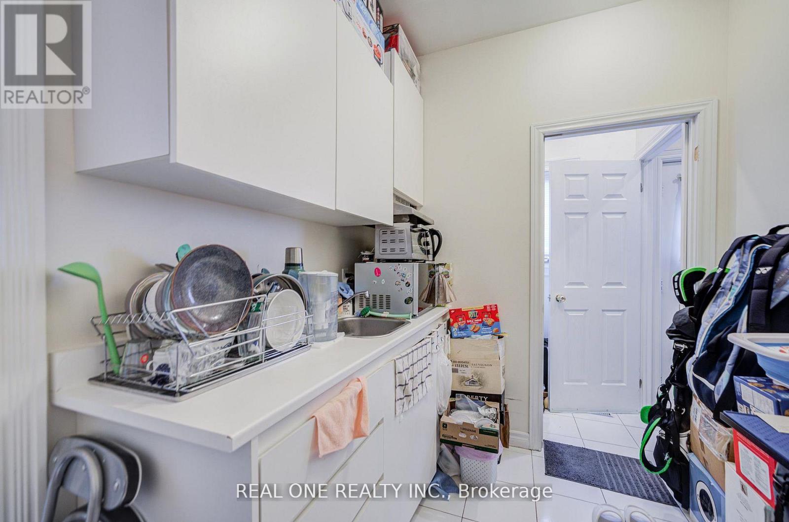 261 MCKEE AVENUE - 36